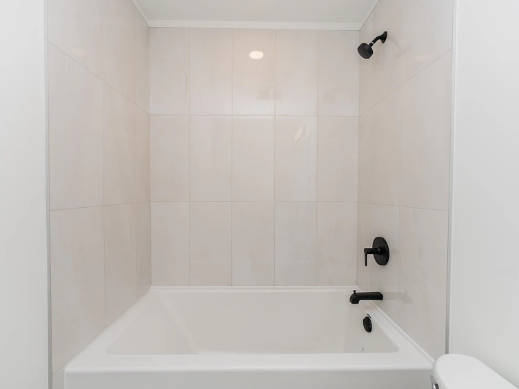 404-3480 146a Street, Surrey, BC, V3W 1E3 - 6
