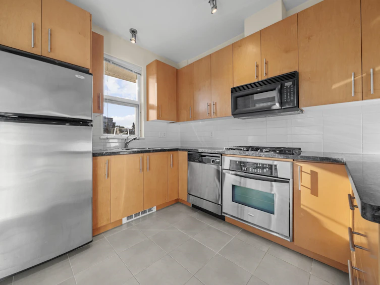 414-3551 Foster Avenue, Vancouver, BC, V5R 0A1 - 23