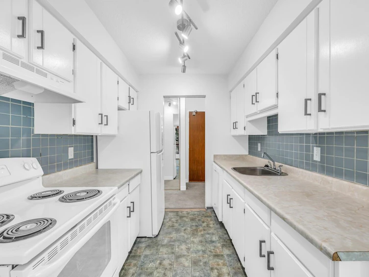 204-1877 W 5th Avenue, Vancouver, BC, V6J 1P5 - 11