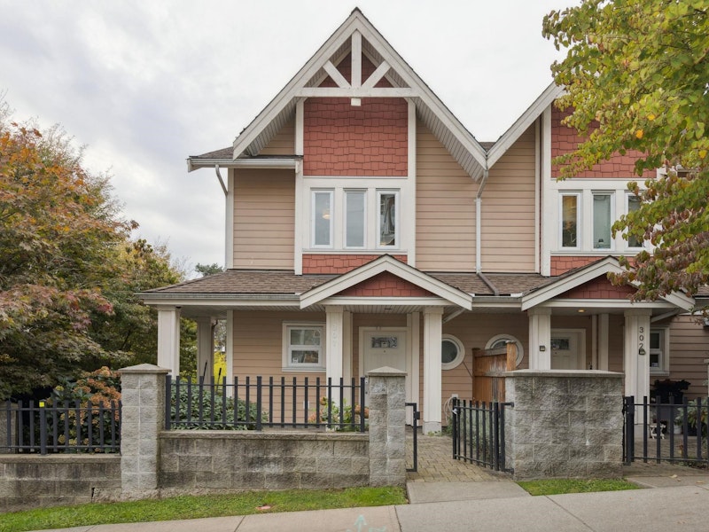 301 - 568 Rochester Avenue, Coquitlam BC V3K 0C3