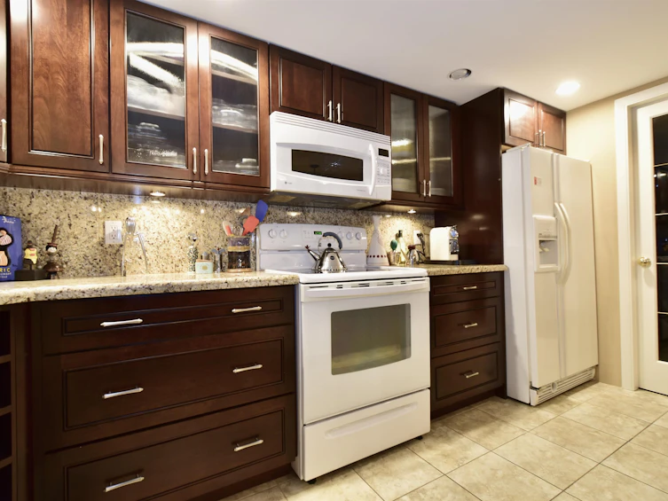 302-15015 Victoria Avenue, Surrey, BC, V3B 1G2 - 14