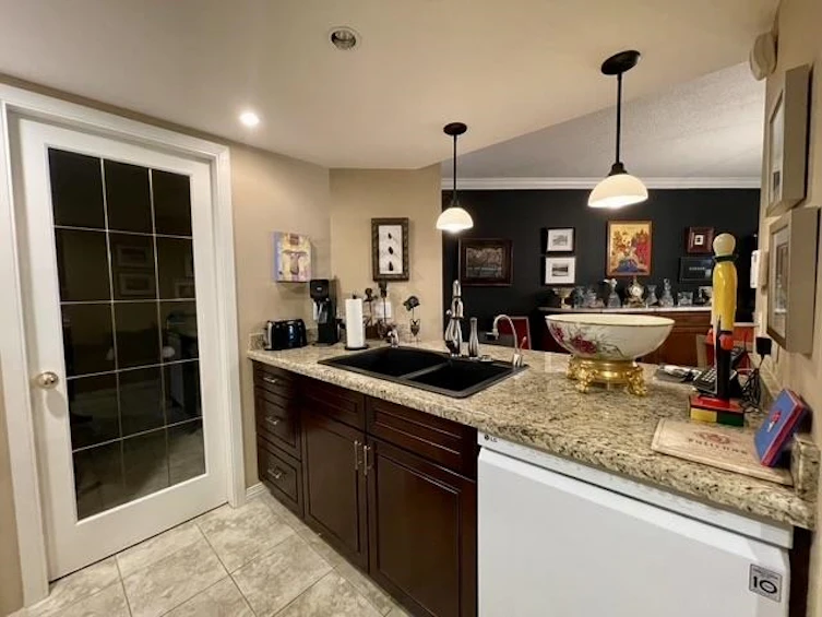 302-15015 Victoria Avenue, Surrey, BC, V3B 1G2 - 15