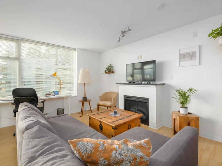 207-9288 University Crescent, Burnaby, BC, V5A 4X7 - 3
