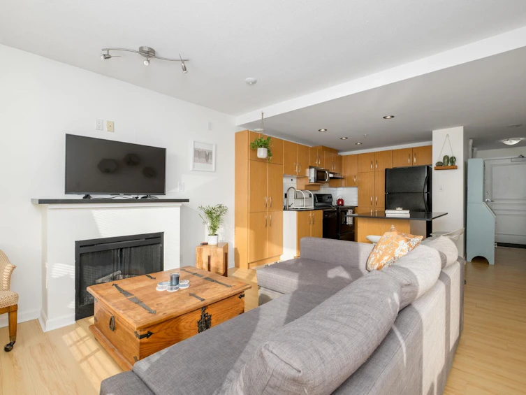 207-9288 University Crescent, Burnaby, BC, V5A 4X7 - 7