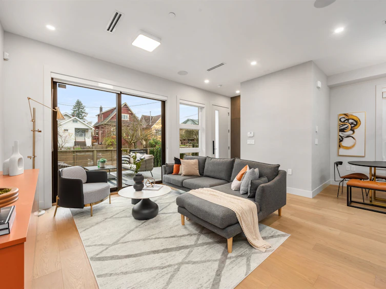 2-1067 E 14th Avenue, Vancouver, BC, V5T 2P1 - 3