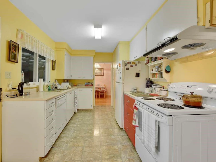 11102 135a Street, Surrey, BC, V3R 3A4 - 13