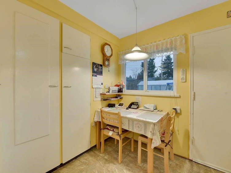 11102 135a Street, Surrey, BC, V3R 3A4 - 15