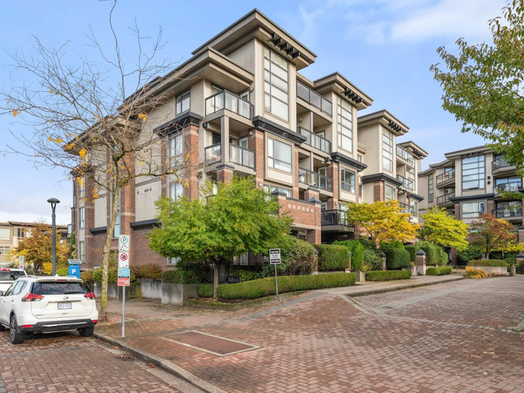 208-10866 City Parkway, Surrey, BC, V3T 2W9