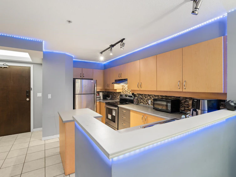 208-10866 City Parkway, Surrey, BC, V3T 2W9 - 5
