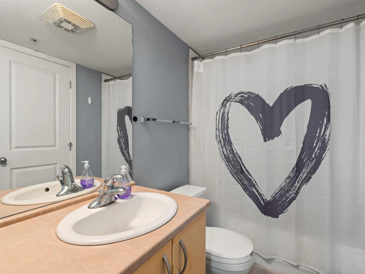 208-10866 City Parkway, Surrey, BC, V3T 2W9 - 13
