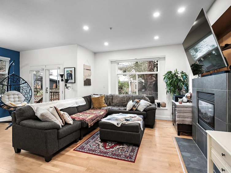 1789 E 5th Avenue, Vancouver, BC, V5N 1L9 - 2