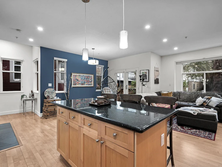 1789 E 5th Avenue, Vancouver, BC, V5N 1L9 - 13