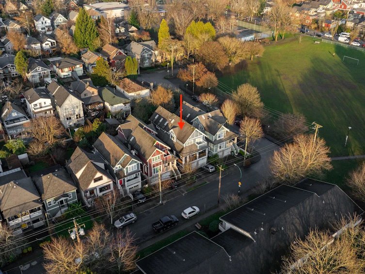 1789 E 5th Avenue, Vancouver, BC, V5N 1L9 - 33