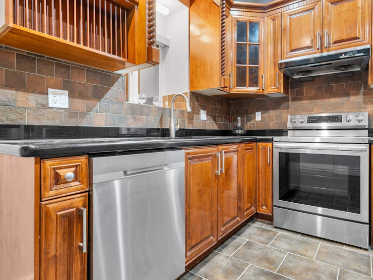 636 E 51st Avenue, Vancouver, BC, V5X 1C9 - 13