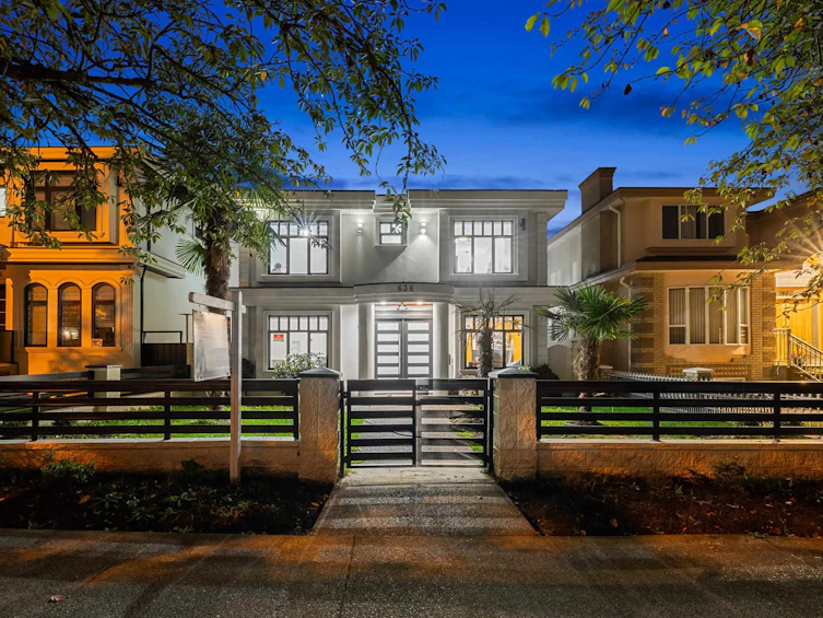 636 E 51st Avenue, Vancouver, BC, V5X 1C9 - 36