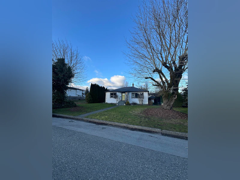 46043 Riverside Drive, Chilliwack BC V2P 3K7