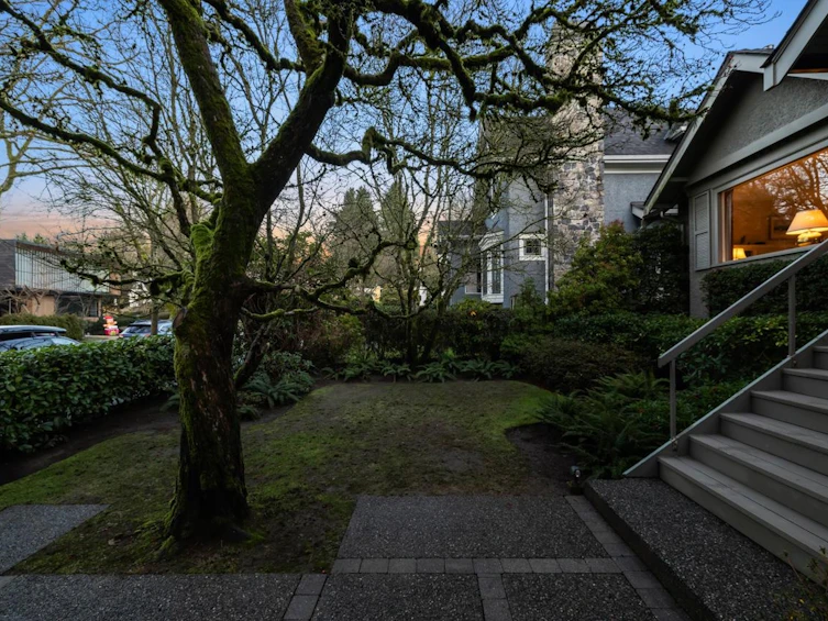 1750 W 36th Avenue, Vancouver, BC, V6M 1K2 - 3