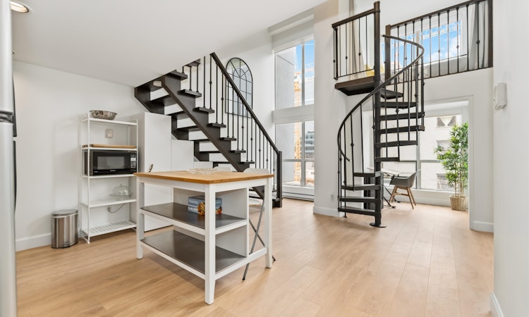 301-933 Seymour Street