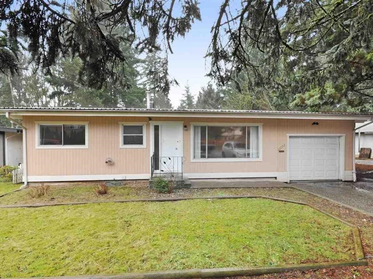 33233 George Ferguson Way, Abbotsford, BC, V2S 3L6 - 2