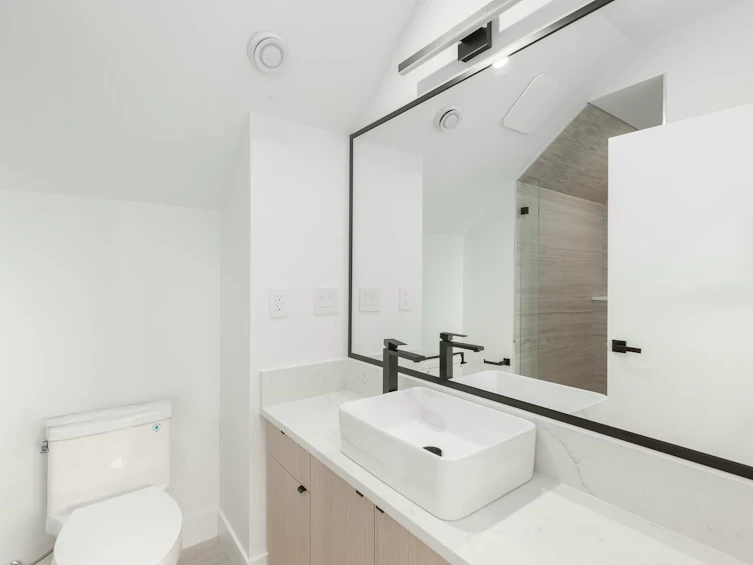 1557 E 21st Avenue, Vancouver, BC, V5N 2N3 - 20