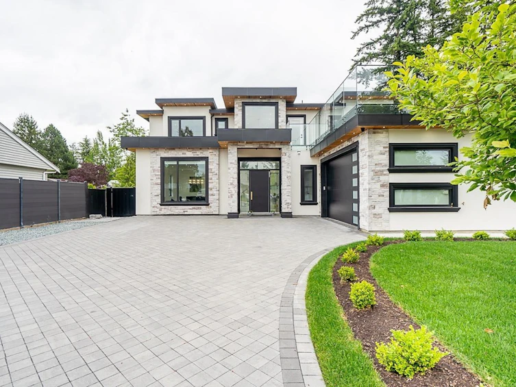 6052 172 Street, Surrey, BC, V3S 3Z7