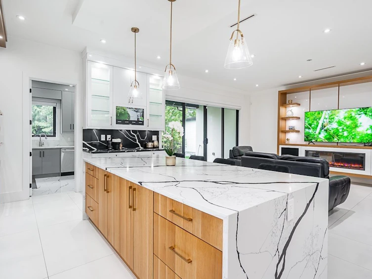 6052 172 Street, Surrey, BC, V3S 3Z7 - 8