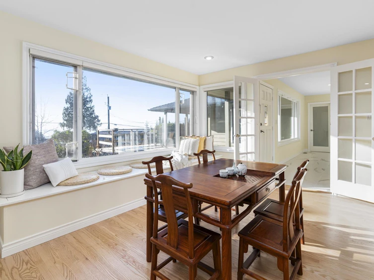 568 Alpine Court, North Vancouver, BC, V7R 2L6 - 3