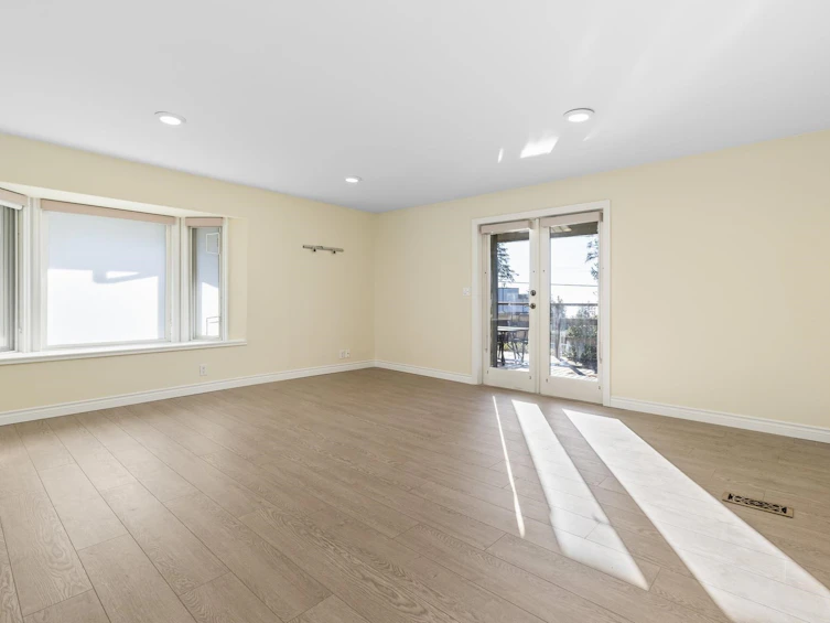 568 Alpine Court, North Vancouver, BC, V7R 2L6 - 13