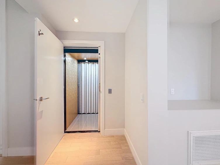7488 Granville Street, Vancouver, BC, V6P 0G1 - 5