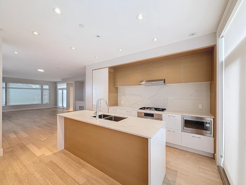 7488 Granville Street, Vancouver BC