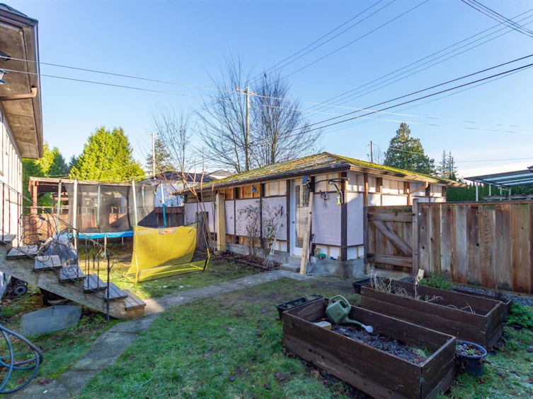 7244 Granville Street, Vancouver, BC, V6P 4X9 - 9