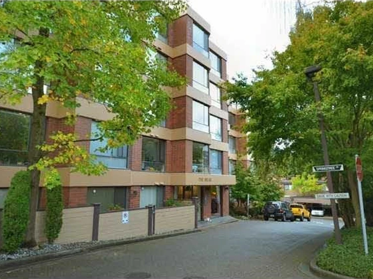 304-2140 Briar Avenue, Vancouver, BC, V6L 3E3