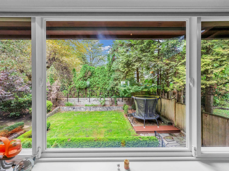 5361 Nancy Greene Way, North Vancouver, BC, V7R 4N2 - 16