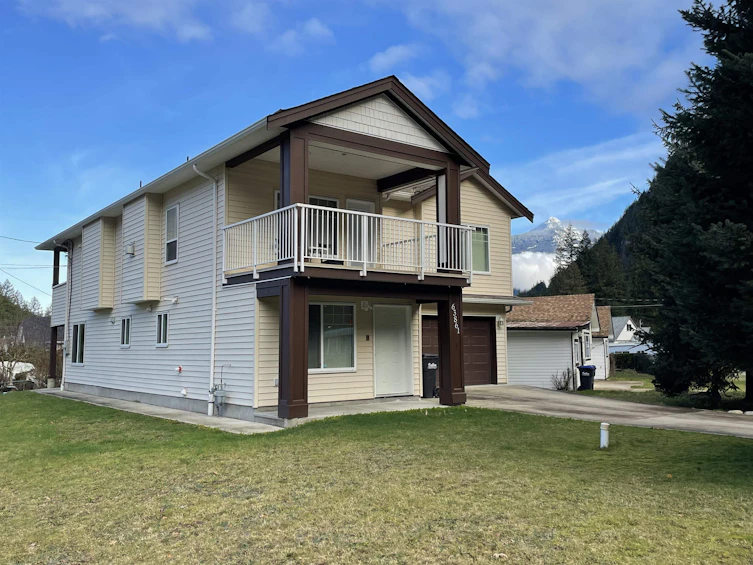 63861 Old Yale Road, Hope, BC, V0X 1L2 - 3
