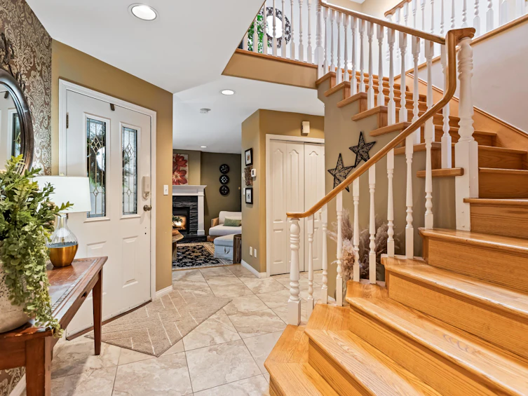 4 Foxwood Court, Port Moody, BC, V3H 4W7 - 2