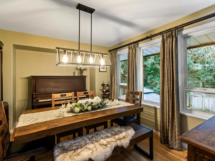 4 Foxwood Court, Port Moody, BC, V3H 4W7 - 4