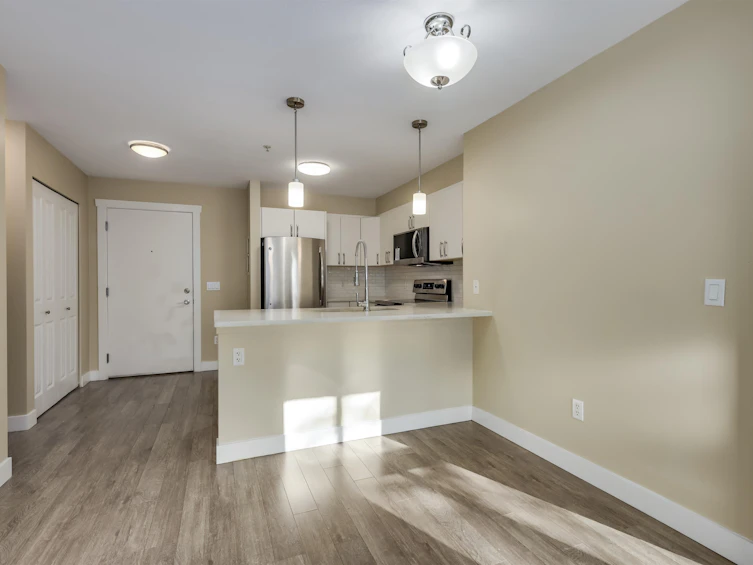 L101-13555 Gateway Drive, Surrey, BC, V3T 0B5 - 5