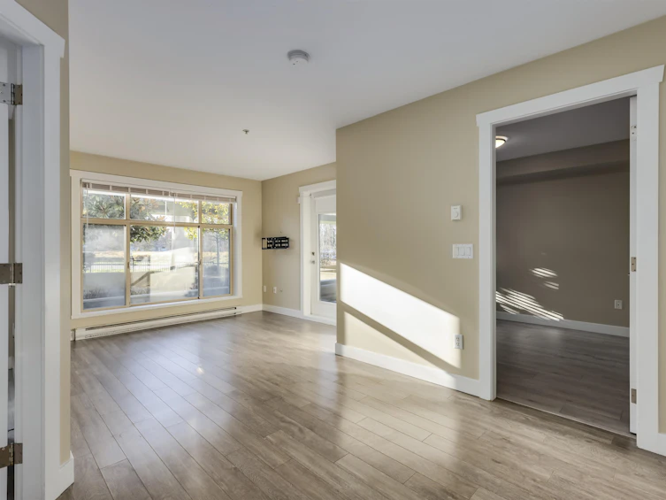 L101-13555 Gateway Drive, Surrey, BC, V3T 0B5 - 7