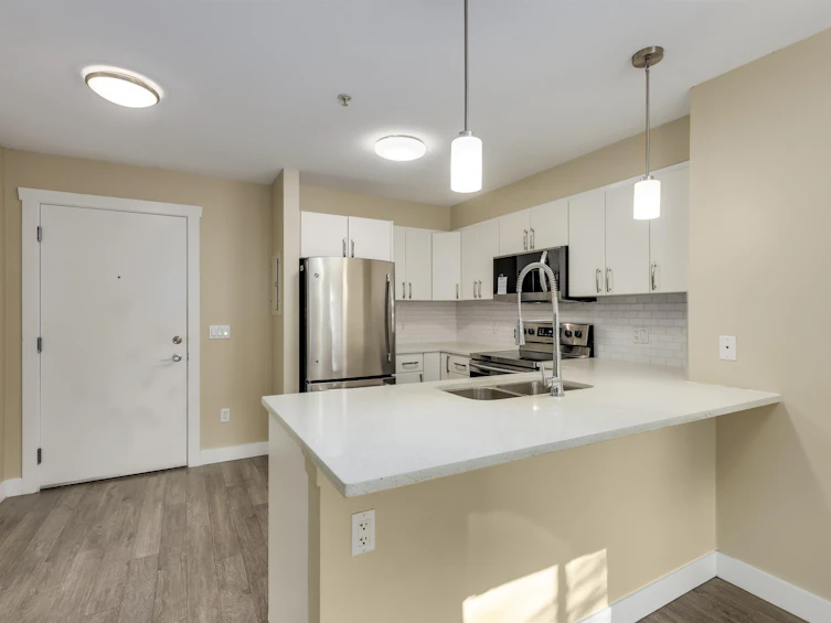 L101-13555 Gateway Drive, Surrey, BC, V3T 0B5 - 8