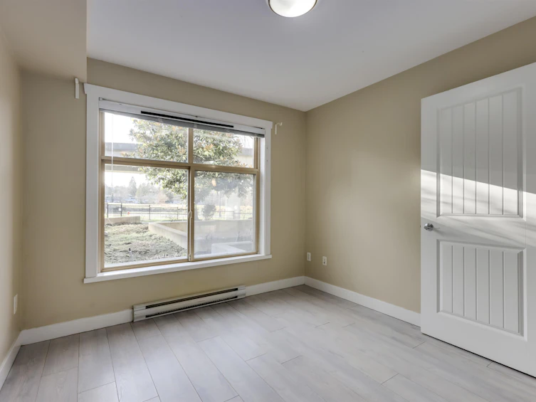 L101-13555 Gateway Drive, Surrey, BC, V3T 0B5 - 13