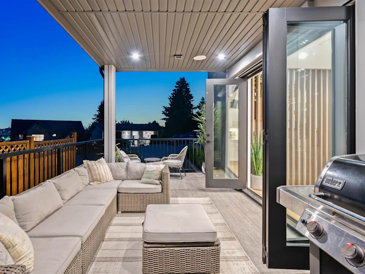 818 Drayton Street, North Vancouver, BC, V5L 4E2 - 8