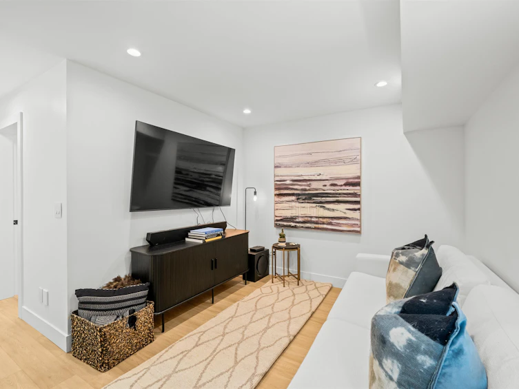 818 Drayton Street, North Vancouver, BC, V5L 4E2 - 31