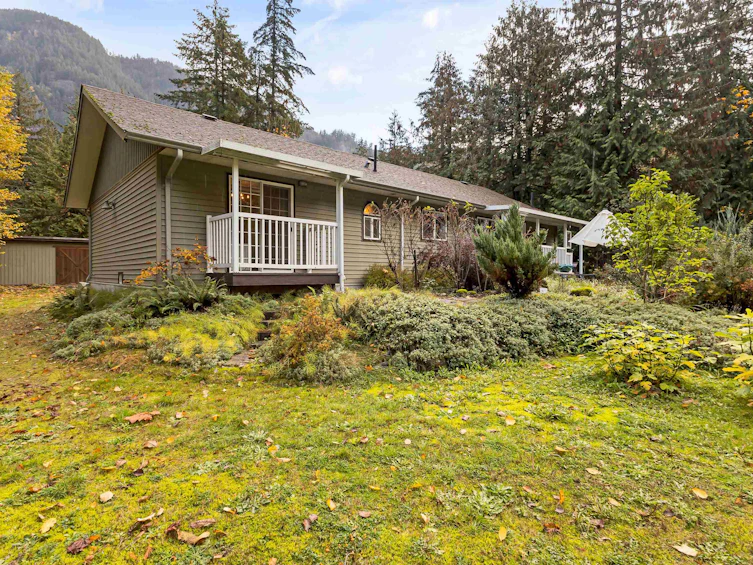 19601 Silver Skagit Road, Hope, BC, V0X 1L2 - 4
