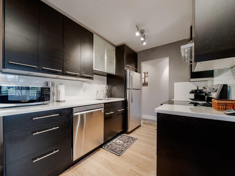 202-107 W 27th Street, North Vancouver, BC, V7N 4G5 - 6