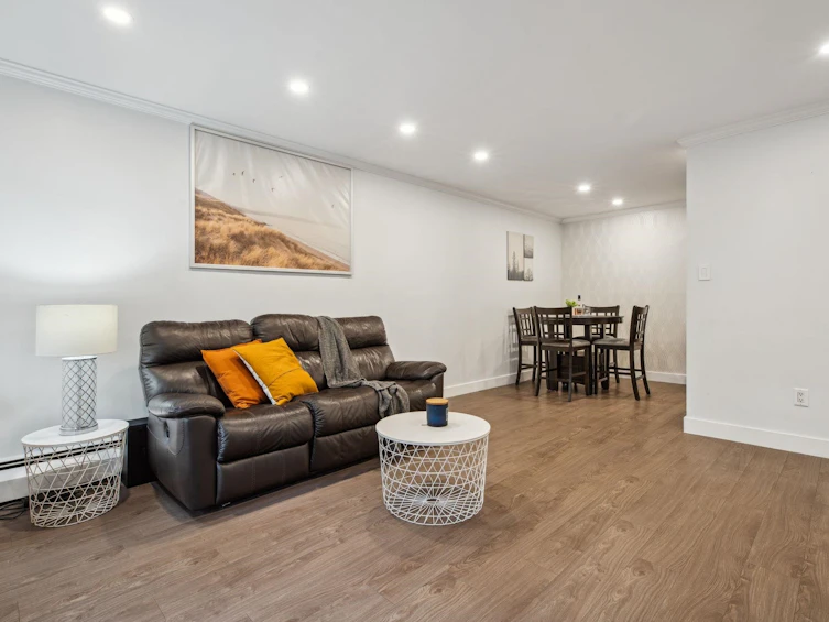 111-1955 Woodway Place, Burnaby, BC, V5B 4S5 - 5