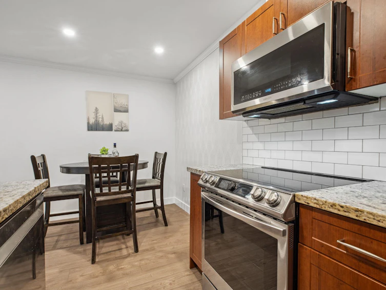 111-1955 Woodway Place, Burnaby, BC, V5B 4S5 - 17