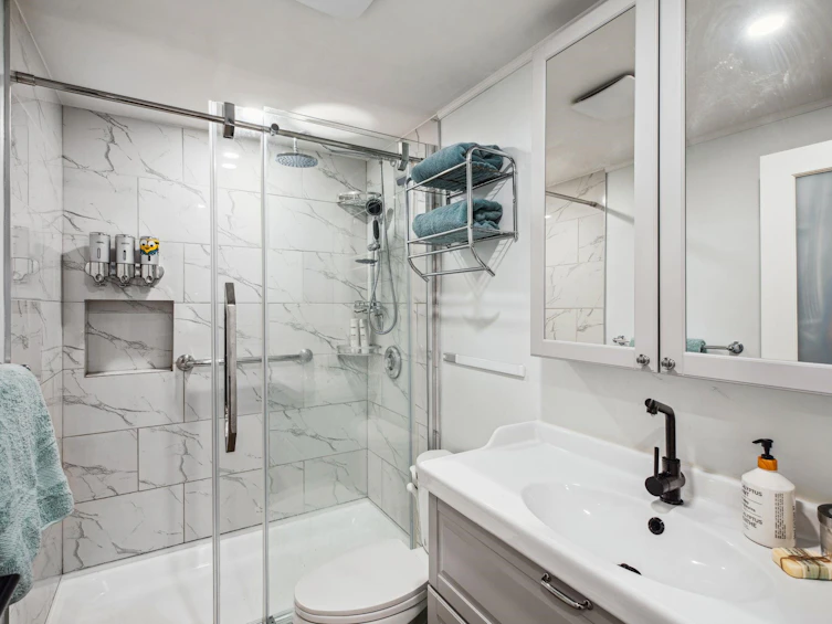 111-1955 Woodway Place, Burnaby, BC, V5B 4S5 - 20