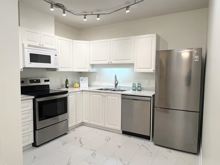 311-2059 Chesterfield Avenue, North Vancouver, BC, V7M 2P4 - 4