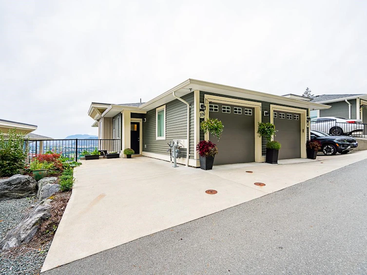 109-6026 Lindeman Street, Chilliwack, BC, V2R 0W1 - 2