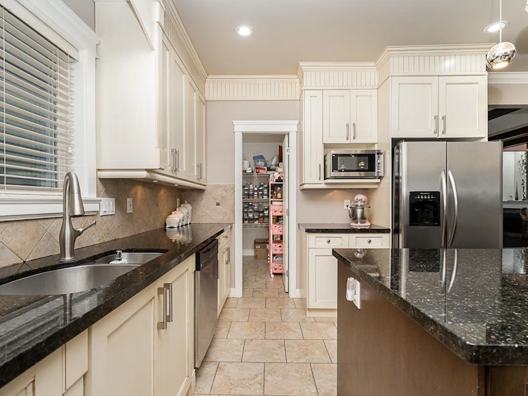 17289 64th Avenue, Surrey, BC, V3S 1Y6 - 9